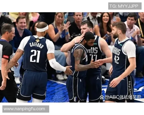 达拉斯独行侠与波士顿凯尔特人激战正酣谁能笑到最后